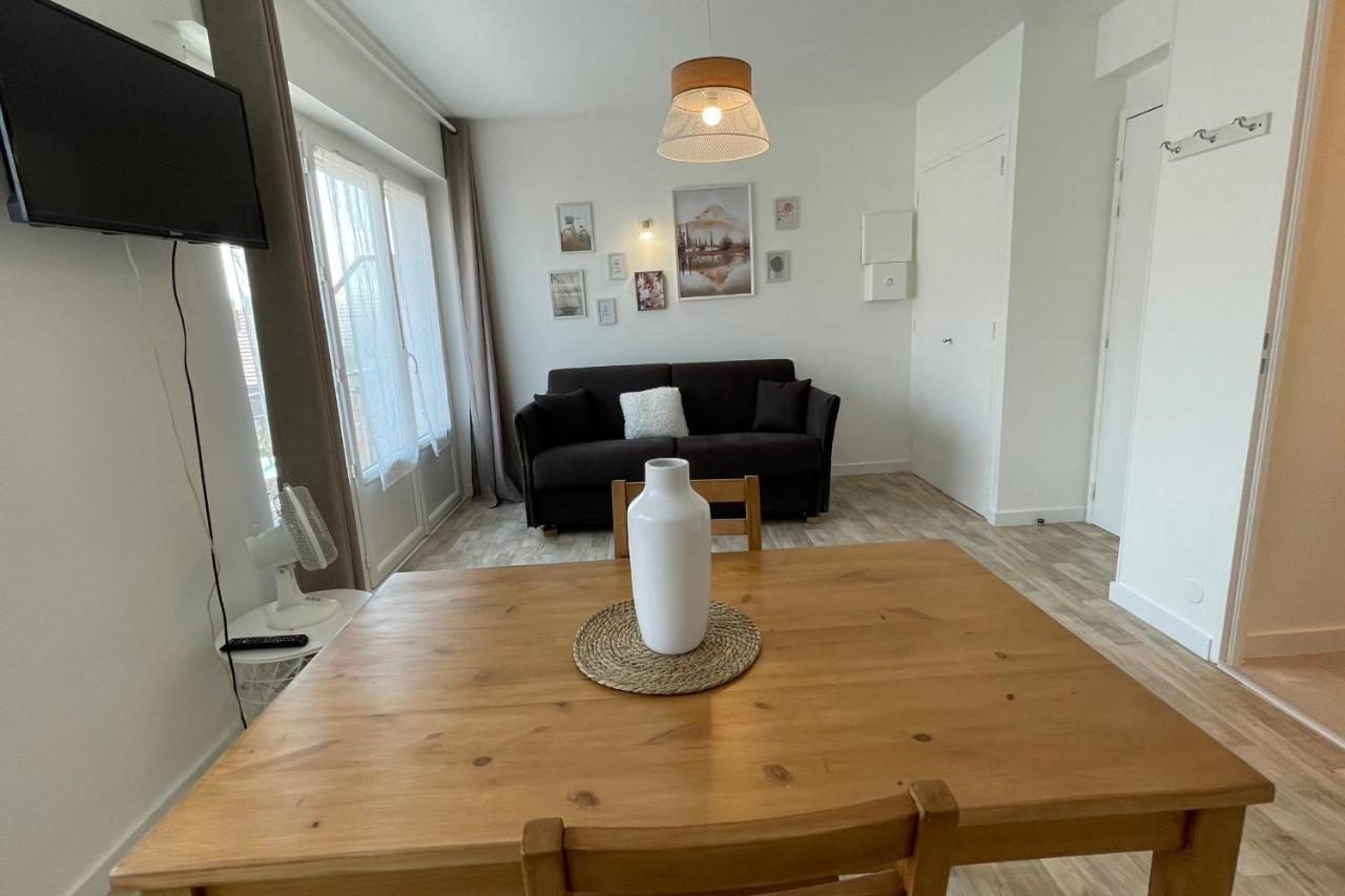 Le Bout Du Lac Studio Renove Avec Balcon Et Vue Sur La Montagne Annecy Exteriör bild